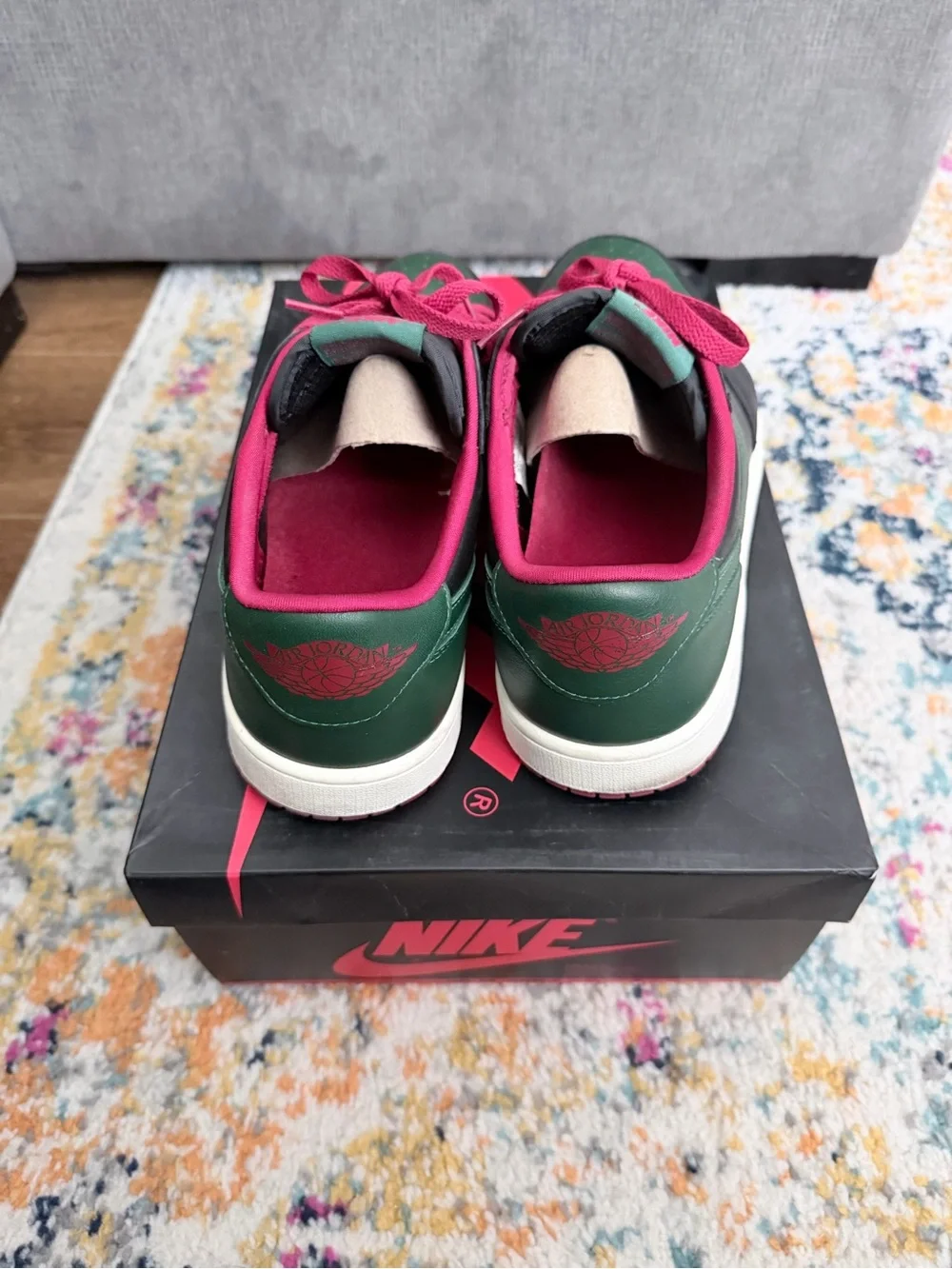 Nike Jordan 1 low. Black/Green-Varsity Red